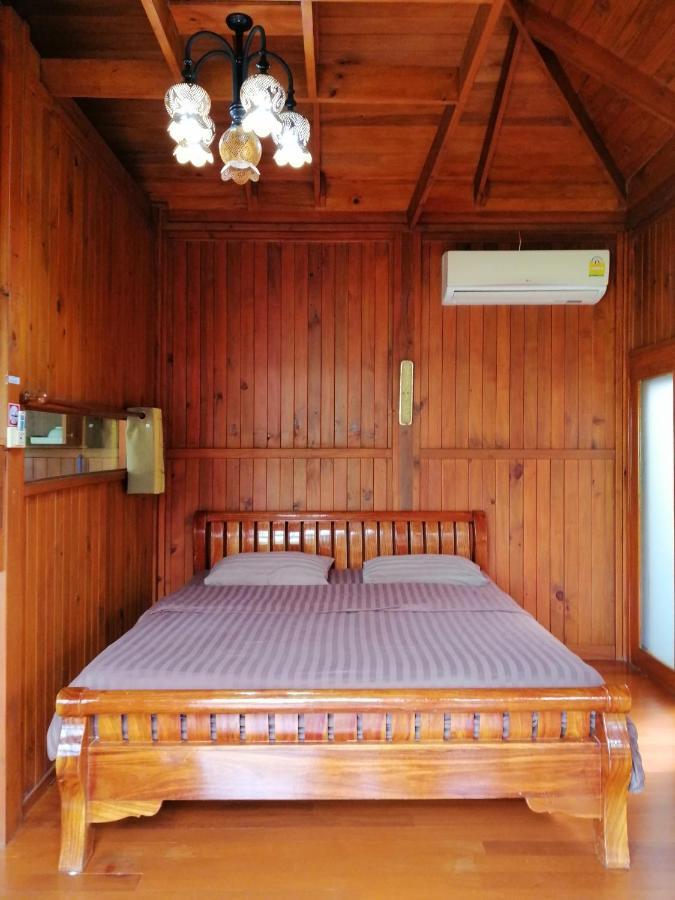 Отель Wood House Паттайя Экстерьер фото