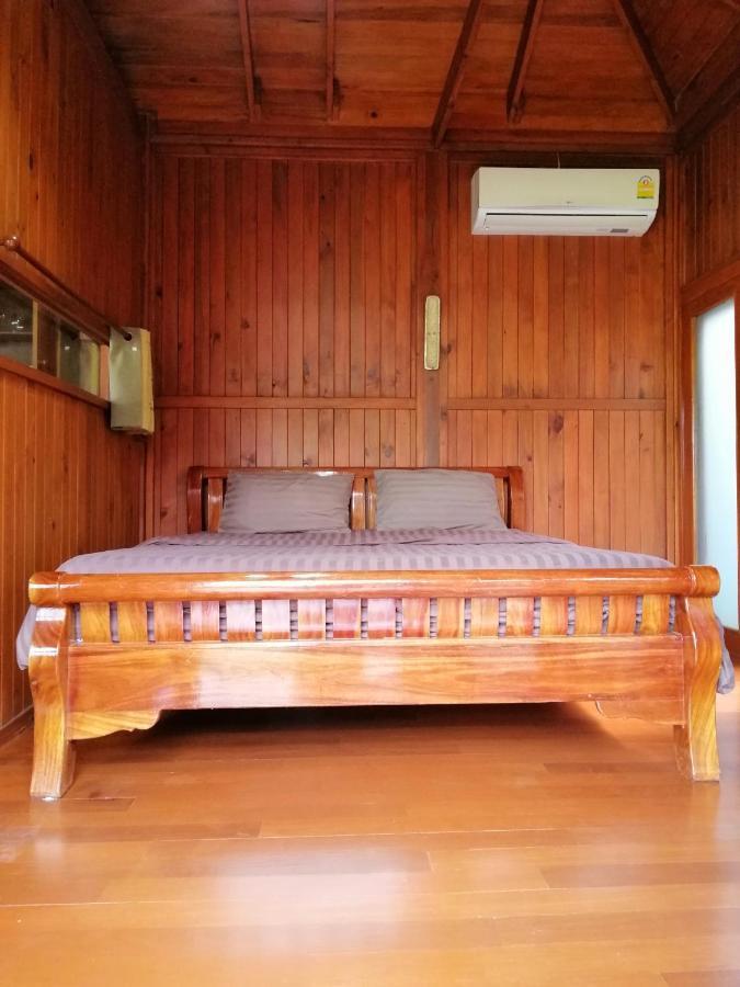 Отель Wood House Паттайя Экстерьер фото